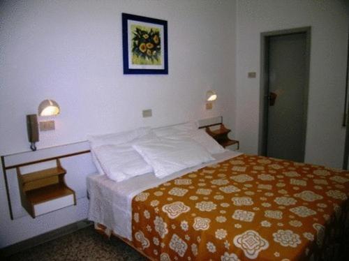 Hotel Toledo ริมินี ภายนอก รูปภาพ