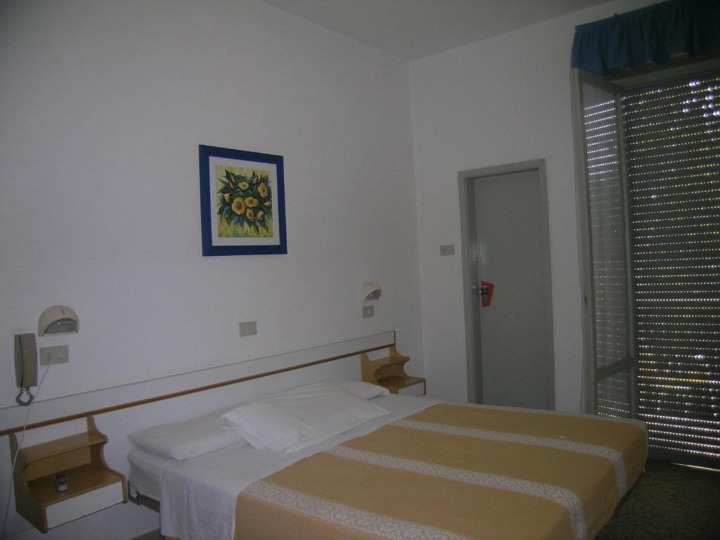 Hotel Toledo ริมินี ภายนอก รูปภาพ